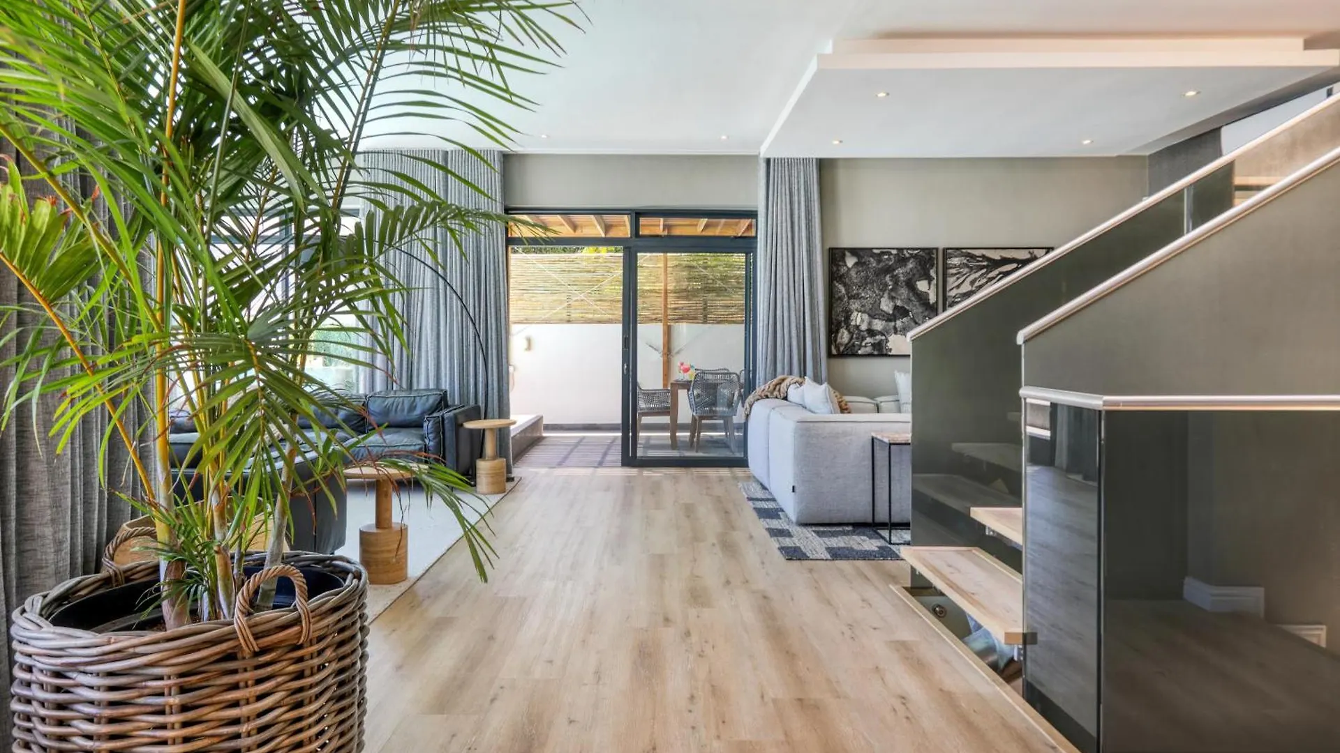 Vista Del Mare Camps Bay - 3 Min Walk To Beach, Pool, View Cape Town Villa