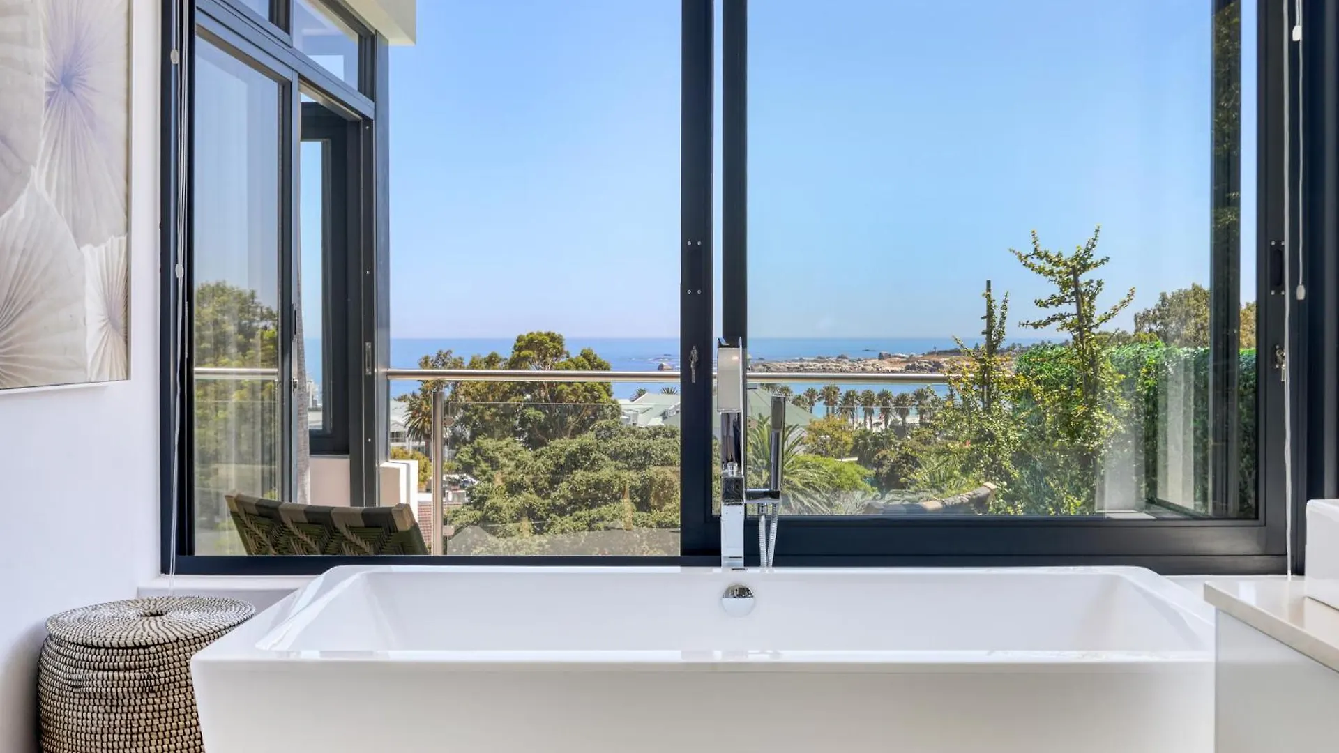 Villa Vista Del Mare Camps Bay - 3 Min Walk To Beach, Pool, View Cape Town