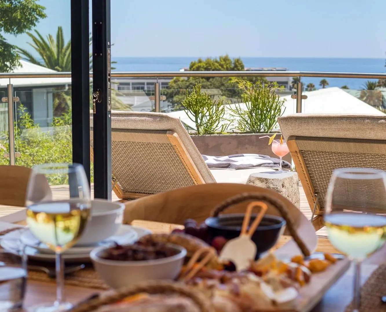 Villa Vista Del Mare Camps Bay - 3 Min Walk To Beach, Pool, View Cape Town