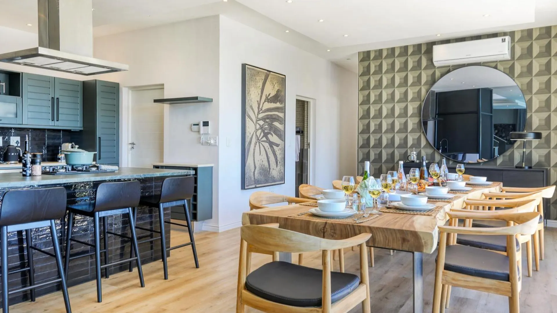 Vista Del Mare Camps Bay - 3 Min Walk To Beach, Pool, View Cape Town Villa