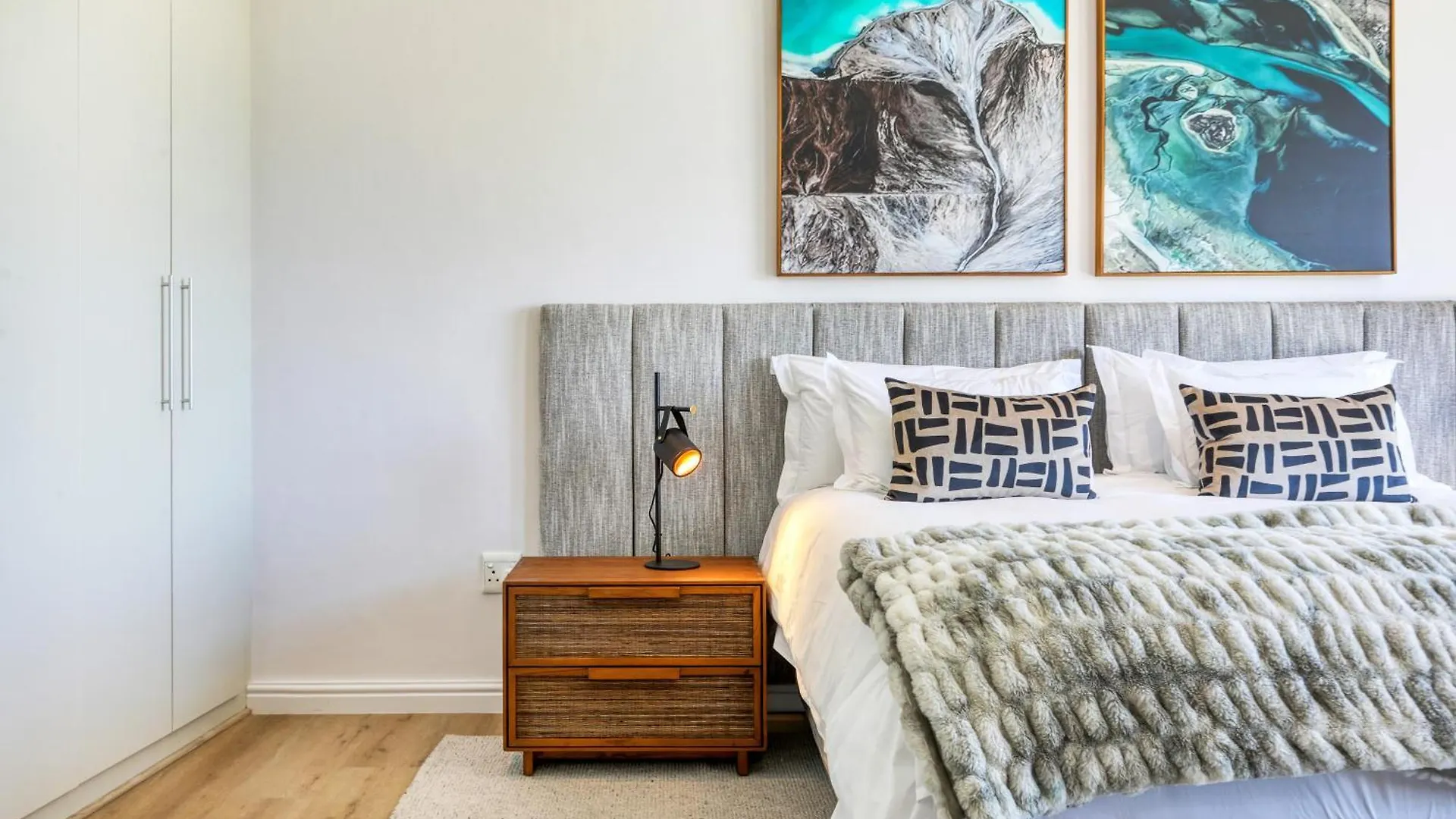 Villa Vista Del Mare Camps Bay - 3 Min Walk To Beach, Pool, View Cape Town