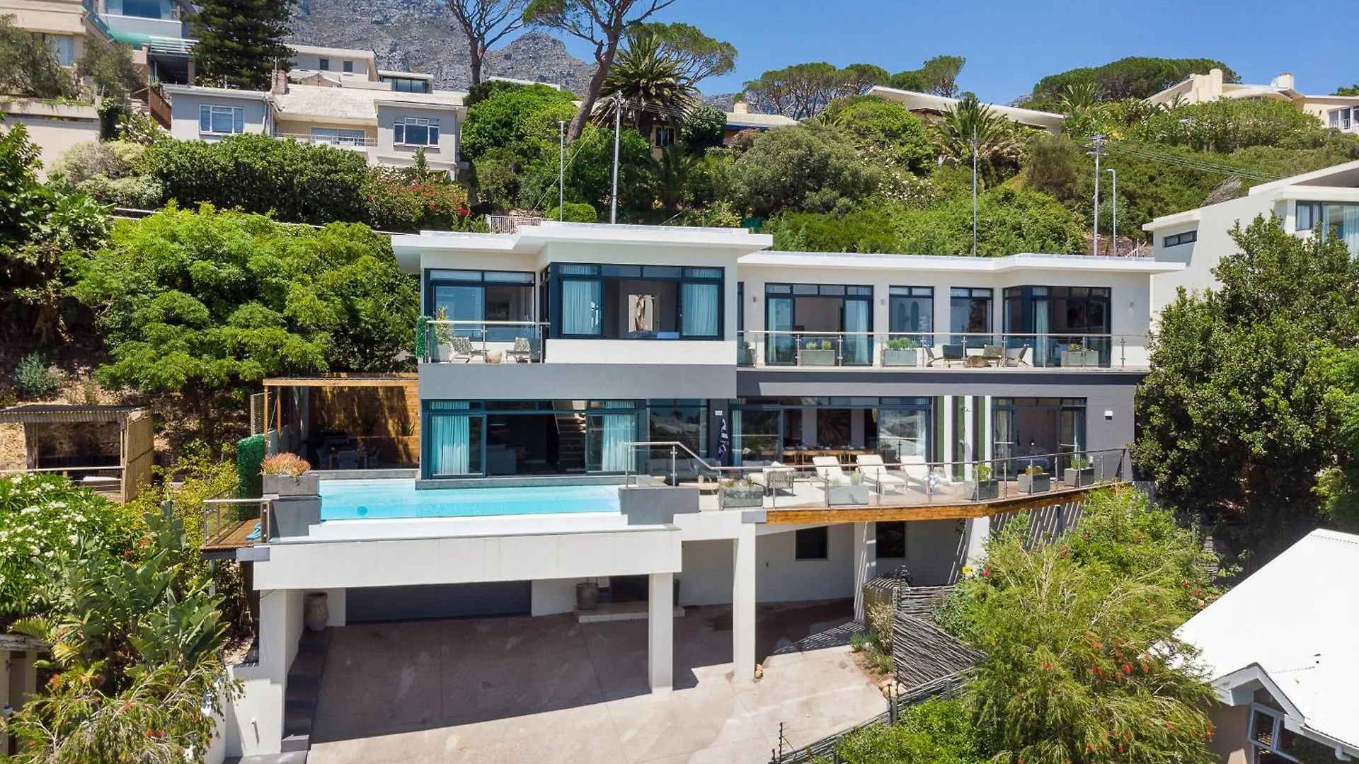 Villa Vista Del Mare Camps Bay - 3 Min Walk To Beach, Pool, View Cape Town
