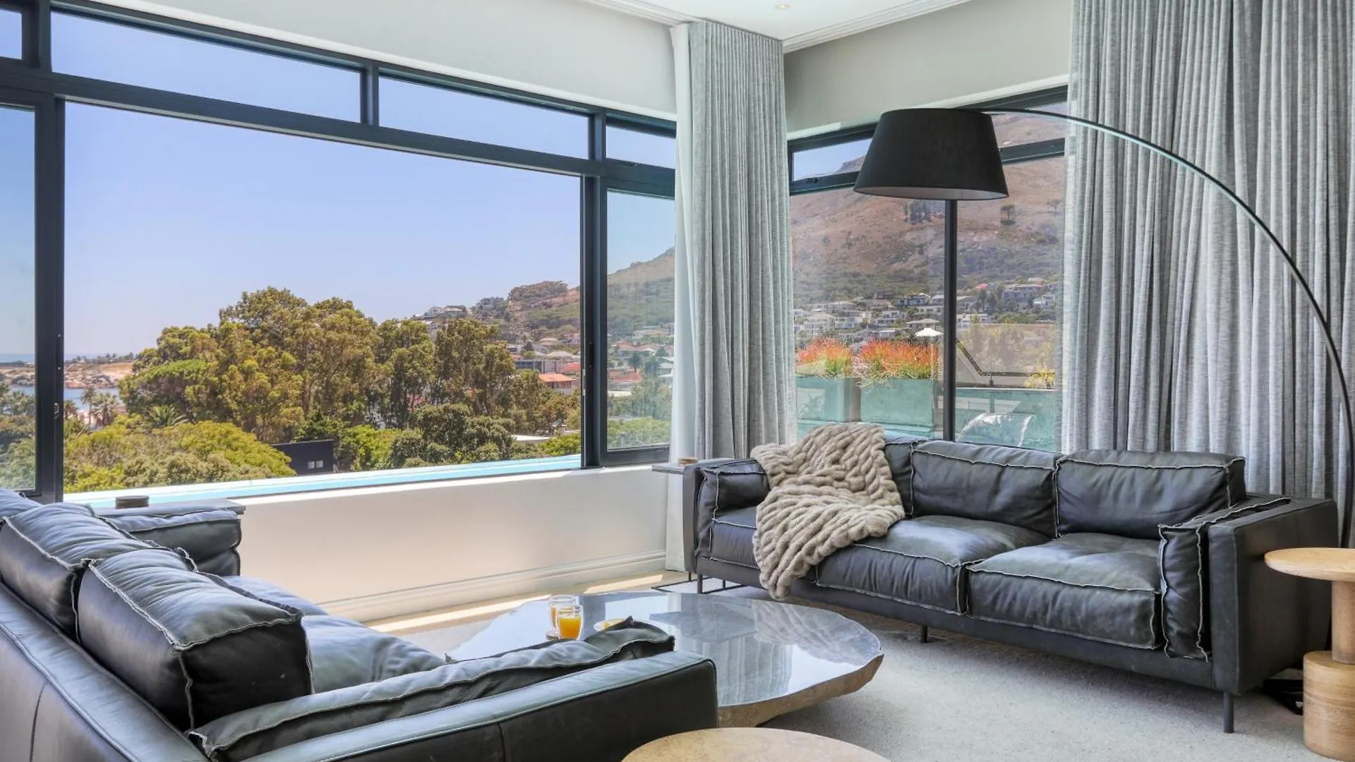 Vista Del Mare Camps Bay - 3 Min Walk To Beach, Pool, View Cape Town Villa